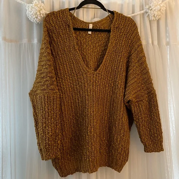 Boutique Wishlist Sweater. Size: M/L. Brown, mustard color. V-neck. - Picture 1 of 4
